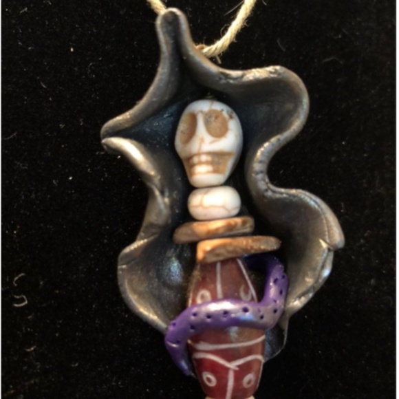 Grey Skull Necklace - Picture 4 of 4